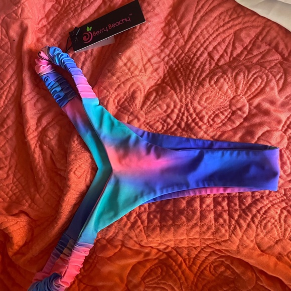 Bikini bottom. Berry beachy - Picture 3 of 3